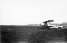 122488 Afbeelding van een vliegtuig op de vliegbasis Soesterberg te Soesterberg (gemeente Soest).