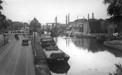 62241 Gezicht op de Leidsche Rijn te Utrecht met links de Leidseweg, op de achtergrond de Dambrug en de werkzaamheden ...