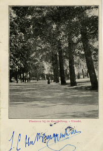 122153 Gezicht op het plantsoen bij de Knuppelbrug te Utrecht.