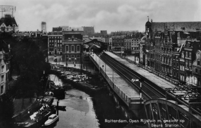 163081 Gezicht op het N.S.-station Rotterdam Beurs te Rotterdam.