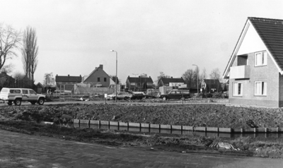 89265 Gezicht op enkele panden aan de Rubenslaan te Vleuten (gemeente Vleuten-De Meern) gezien vanuit de Vincent van ...