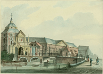 36646 Gezicht over de stadsbuitengracht de Wittevrouwenpoort en -brug te Utrecht met daarachter de Willemskazerne, uit ...