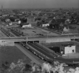 156410 Overzicht van het hoogspoor te Eindhoven, met het Emmasingelviaduct (Boschdijkviaduct) en het Demerviaduct / ...