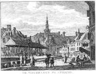 36033 Gezicht op de Vismarkt te Utrecht uit het zuiden, met het visafslaghuisje en op de achtergrond het stadhuis.