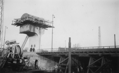 164716 Gezicht op de werkzaamheden ten behoeve van de aanleg van de Leidseveertunnel (westzijde) te Utrecht, met het in ...
