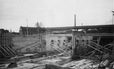 164718 Gezicht op de werkzaamheden ten behoeve van de aanleg van de Leidseveertunnel (westzijde) te Utrecht.N.B. De ...