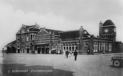 164837 Gezicht op het N.S.-station Zandvoort aan Zee te Zandvoort aan Zee.