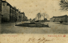 164919 Gezicht op het Stationsplein te Breda, met rechts het S.S.-station Breda.