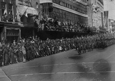 124847 Afbeelding van de Memorial D-Day Parade.Infanteristen van de 3rd Canadian Infantry Division in de Lange ...