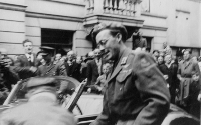 124706 Afbeelding van het bezoek van Z.K.H. Prins Bernhard aan de Siem de Man, gewestelijk commandant van de ...