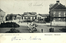 164971 Gezicht op het Stationsplein te Roermond, met op de achtergrond het S.S.-station Roermond.