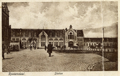 164974 Gezicht op het S.S.-station Roosendaal te Roosendaal.