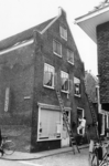 92981 Gezicht op de voorgevel van het winkelpand Dorpsstraat 48 (Bakkerij Both) te Loenen (gemeente Loenen aan de ...
