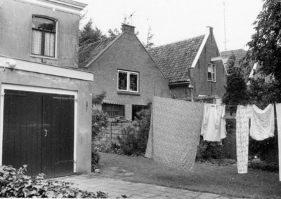 92989 Gezicht op de achtergevels van de huizen Dorpsstraat 62-66 te Loenen (gemeente Loenen aan de Vecht).