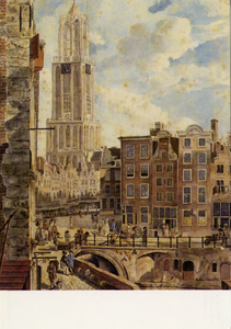 124896 Gezicht op de Oudegracht te Utrecht bij de Stadhuisbrug, uit het noorden, met links de hoek van het huis ...
