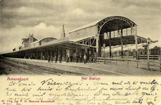 165135 Gezicht op het tweede perron van het (nieuwe) H.S.M.-station Amersfoort te Amersfoort, nog vóór de bouw van de ...