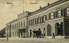 165206 Gezicht op het H.S.M.-station Hillversum te Hilversum.