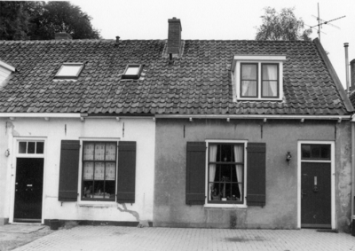 93198 Gezicht op de voorgevels van de huizen Oud Over 47-45 te Loenen (gemeente Loenen aan de Vecht).