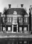 93798 Gezicht op de voorgevel van het herenhuis De Vecht (Herengracht 7) te Maarssen.