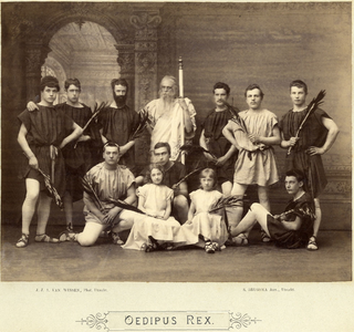 97106 Afbeelding van een groep spelers in het door studenten van het Utrechtsche Studenten Corps opgevoerde toneelstuk ...