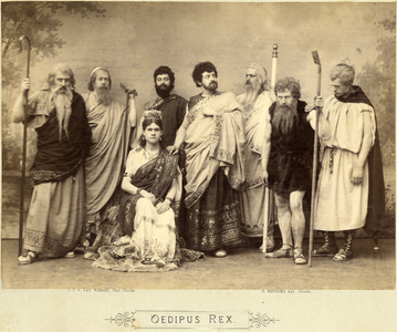 97107 Afbeelding van een groep spelers in het door studenten van het Utrechtsche Studenten Corps opgevoerde toneelstuk ...