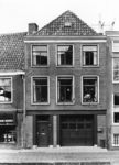 93870 Gezicht op de voorgevel van het herenhuis Langegracht 54 te Maarssen.