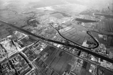 93975 Luchtfoto van Maarssen en een gedeelte van Maarssenbroek uit het zuiden; met in het midden het ...