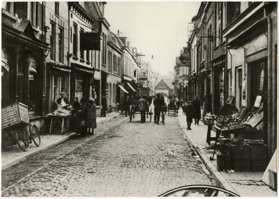 129211 Gezicht in de Willemstraat te Utrecht, uit het noorden.