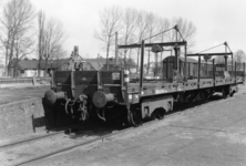 167445 Afbeelding van de 4-assige rongenwagen NS 89249 (type HTSVK, serie 89201-89250) van de N.S. met kranen voor het ...