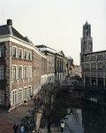 400458 Gezicht op het Stadhuis (Stadhuisbrug) te Utrecht, met de huizen Het Keyserrijck, De Ster, Leeuwensteyn, ...