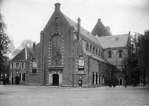 500190 Gezicht op de Janskerk (Janskerkhof) te Utrecht.