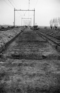 165747 Afbeelding van de werkzaamheden ten behoeve van de baanverzwaring nabij Duivendrecht.