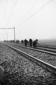165757 Afbeelding van de werkzaamheden ten behoeve van de baanverzwaring tussen Amsterdam en Utrecht, ter hoogte van ...