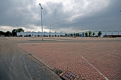 807771 Gezicht op de Veemarkthallen (Sartreweg 1) te Utrecht, uit het oosten.