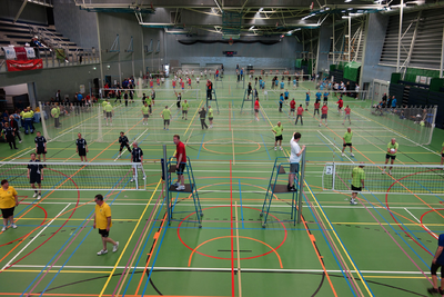 818849 Gezicht in de Sporthal Galgenwaard (Herculesplein 341) te Utrecht tijdens het 13e, door de Stichting Bechterew ...