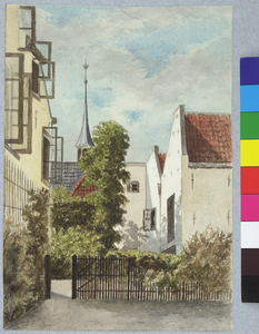 35362 Gezicht vanuit de tuin naast het huis Gaarde (Hamburgerstraat 20) te Utrecht (links), over de plaats naar het ...