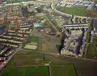 50038 Luchtfoto van een in aanleg zijnd gedeelte van het Sportpark Langenoord te Hoogland (gemeente Amersfoort) uit het ...