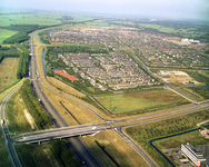 50356 Luchtfoto van Maarssenbroek (gemeente Maarssen) uit het zuidwesten, met links de rijksweg A2, in het midden de ...