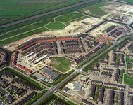 50364 Luchtfoto van de in aanleg zijnde wijk Valkenkamp te Maarssenbroek (gemeente Maarssen) uit het zuidoosten; met ...