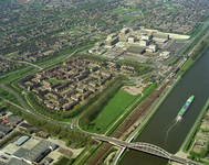 50366 Luchtfoto van de wijk Antilopespoor en het winkelcentrum met kantoren Bisonspoor te Maarssenbroek (gemeente ...