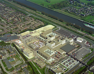 50367 Luchtfoto van het winkelcentrum met kantoren Bisonspoor te Maarssenbroek (gemeente Maarssen) uit het zuidwesten; ...