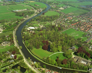 50369 Luchtfoto van de buitenplaatsen Doornburgh, Goudestein en Vechtoever met de Vecht te Maarssen-Dorp (gemeente ...