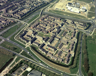 50404 Luchtfoto van de wijk Antilopespoor te Maarssenbroek (gemeente Maarssen) uit het zuidoosten; met links een ...