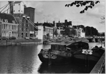 11828 Noorderhaven Noordzijde : met twee gestripte schepen / Gaasendam, K.A., 1972