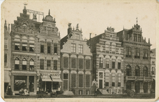 122.5 Grote Markt noordzijde : gevelrij vanaf winkelpand firma Brugmans & Co, 1894