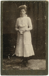 260 Een jonge vrouw / Sanders & Zn., S., 1903-1906