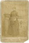 261 Een jonge vrouw / Sanders & Co., H., 1886-1895