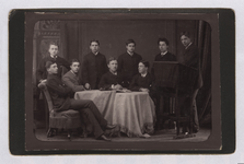 338 Groepsfoto: P.J. de Kanter, F.J / Hameter, J.C., Dordrecht, 1880-1890