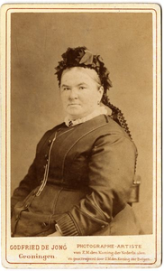 458 Portret van een vrouw / Jong, Godfried de, 1880-1882