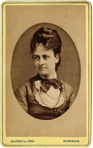 460 Portret van een vrouw / Jong, Godfried de, 1880-1887